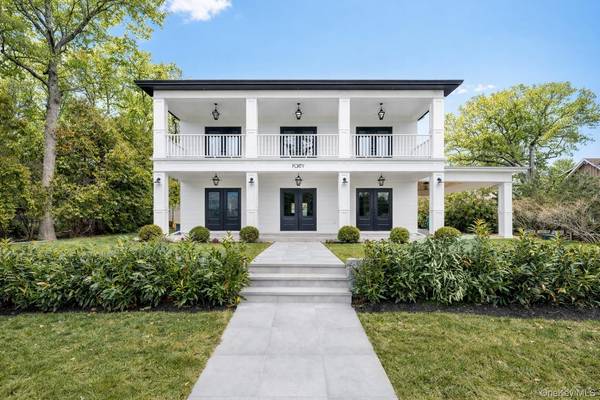 40 Waters Edge RD, Southampton, NY 11968