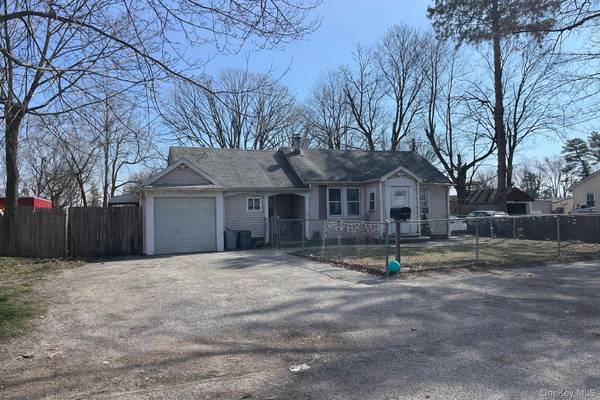 43 Grant AVE, Brentwood, NY 11717