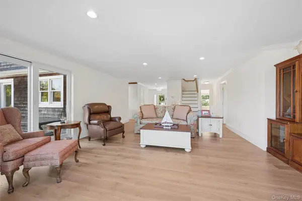 23 Whiting RD, East Quogue, NY 11942