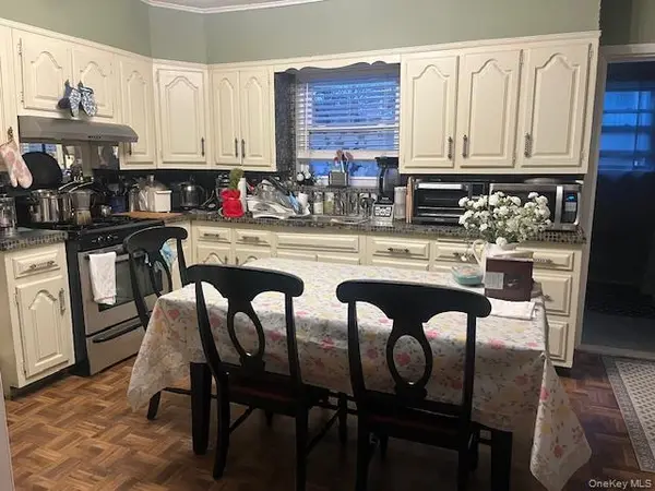8667 108th ST, Richmond Hill North, NY 11418