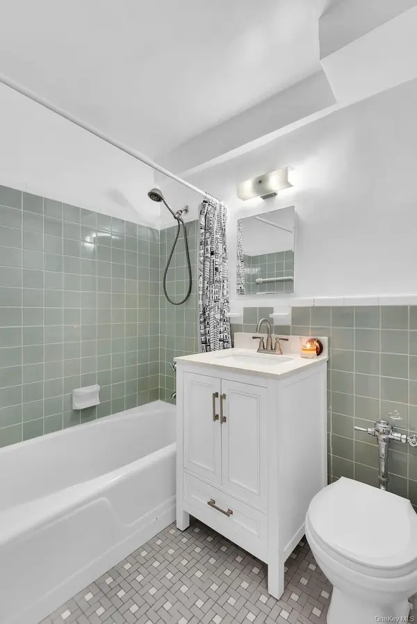 2835 Webb AVE #5B, Bronx, NY 10468