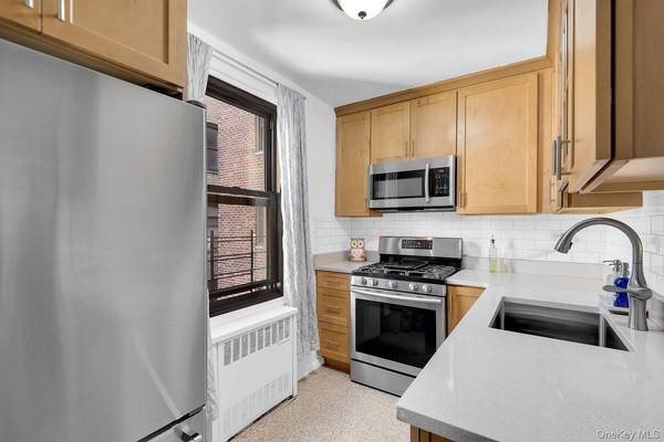 2835 Webb AVE #5B, Bronx, NY 10468
