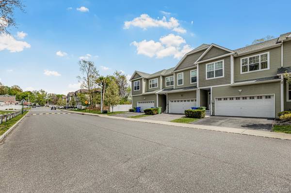 19 Magnolia Park RD, Middletown, NY 10940
