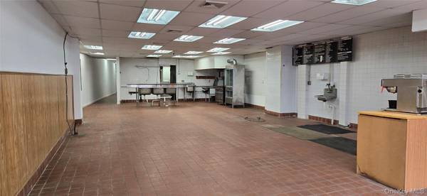 29 Glen ST #Store & 2nd floor mix use, Glen Cove, NY 11542