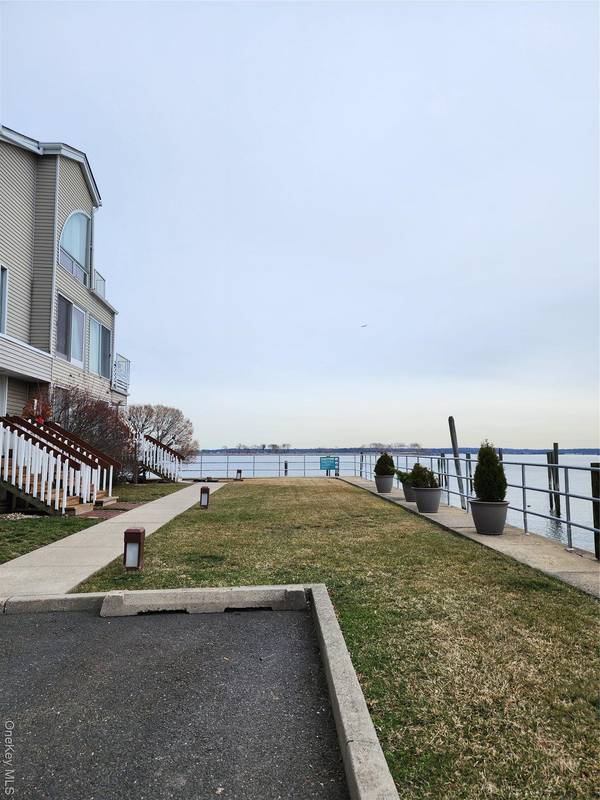 5 Landing WAY #59, Bronx, NY 10464