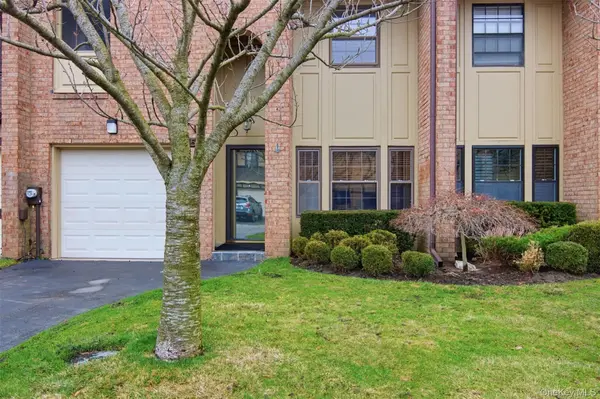 54 Southgate CIR, Massapequa Park, NY 11762