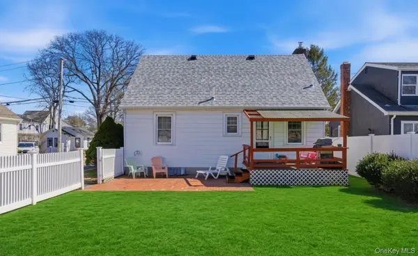 126 Grant ST, Centerport, NY 11721