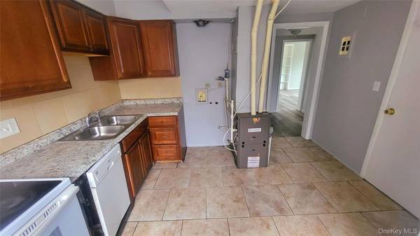 174 South AVE #Apt 2, Poughkeepsie, NY 12601
