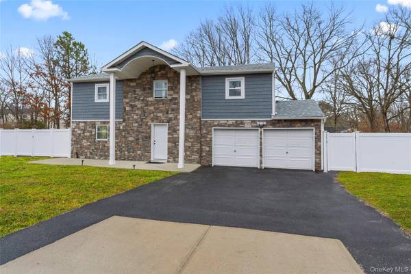 1 Linden ST, Coram, NY 11727