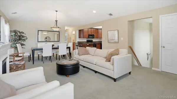 1504 Aerie WAY #1504, East Quogue, NY 11942