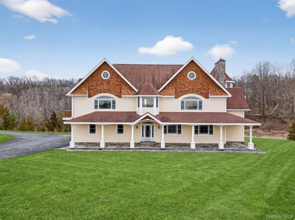 48 Eastview LN, Red Hook, NY 12571