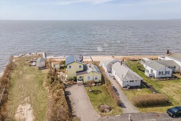 2 Shore RD, East Patchogue, NY 11772