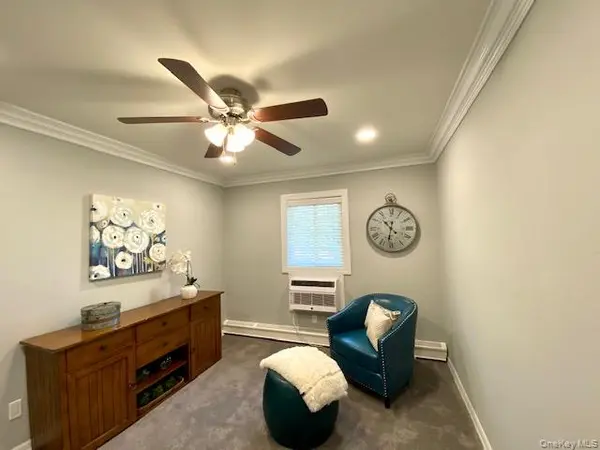 327 Brook AVE #327-2B, Bay Shore, NY 11706