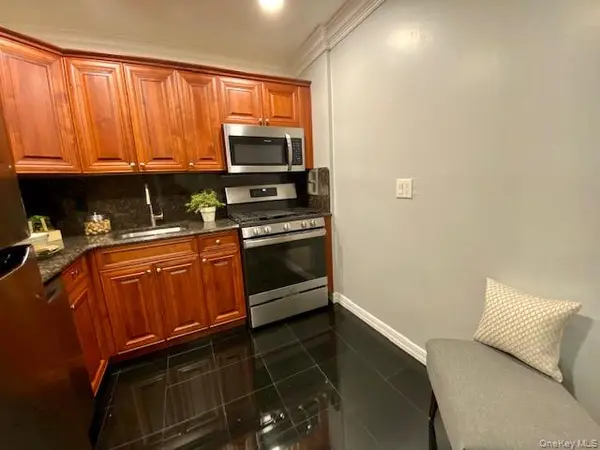 327 Brook AVE #327-2B, Bay Shore, NY 11706