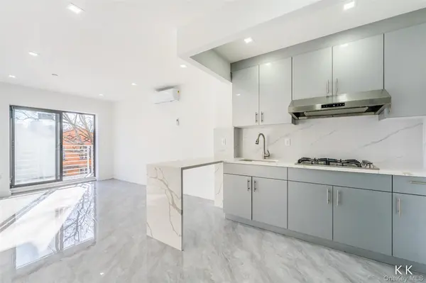 941 57TH ST #1A, Brooklyn, NY 11219