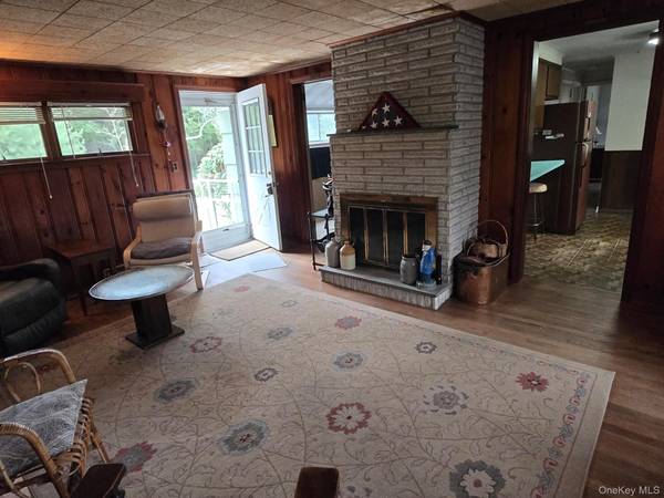 858 Fort Salonga RD, Northport, NY 11768