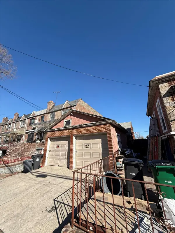 5844 136TH ST, Flushing, NY 11355