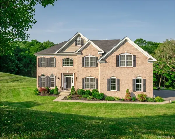 38 Melanie LN, Hopewell Junction, NY 12533
