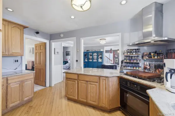 203 Lake Shore DR, Mahopac, NY 10541