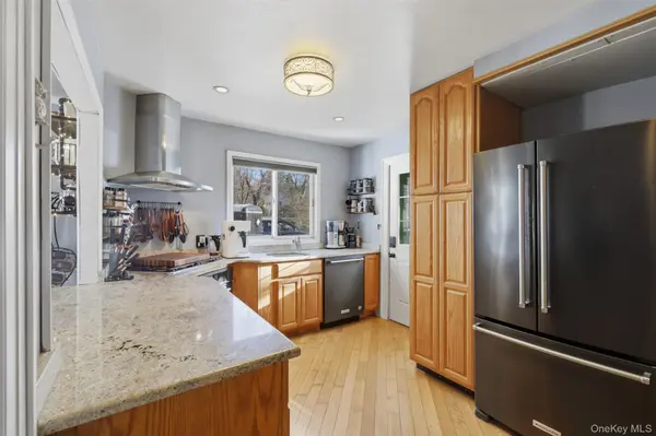 203 Lake Shore DR, Mahopac, NY 10541