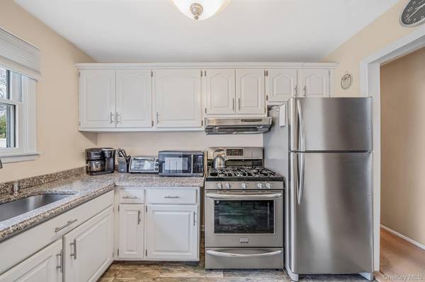 141 Conerty ST, Brentwood, NY 11717