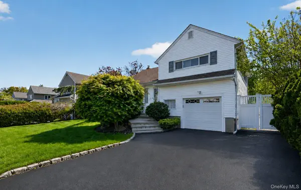 9 Marilyn BLVD, Plainview, NY 11803