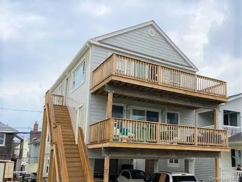 77 Kentucky ST #Upper, Long Beach, NY 11561