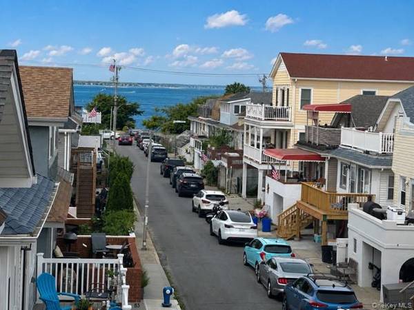 77 Kentucky ST #Upper, Long Beach, NY 11561