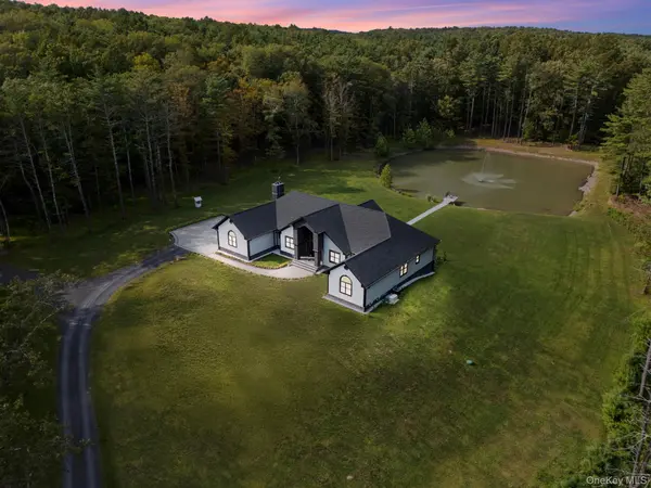 174 Webber RD, Coxsackie, NY 12051