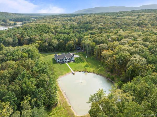 174 Webber RD, Coxsackie, NY 12051