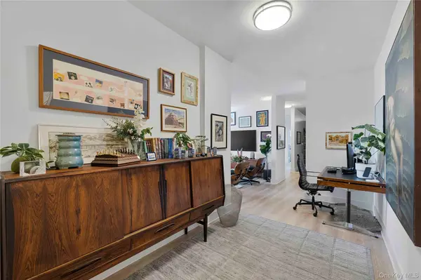 1100 Grand Concourse #4B, Bronx, NY 10456