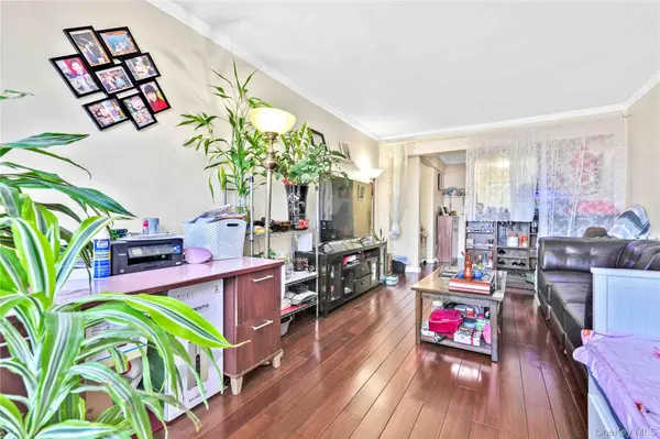 28-02 141st ST #3D, Flushing, NY 11354