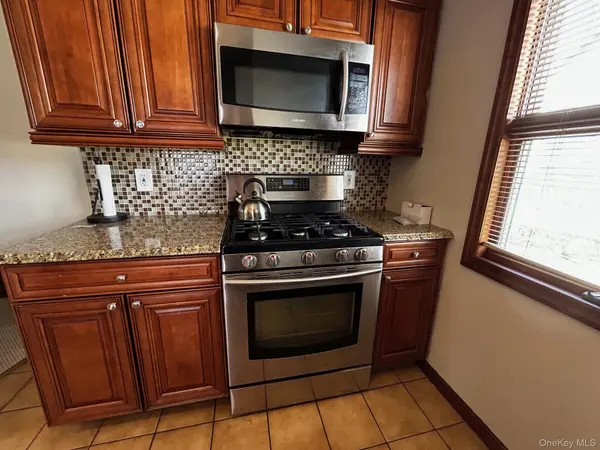 551 Emerson ST, Uniondale, NY 11553