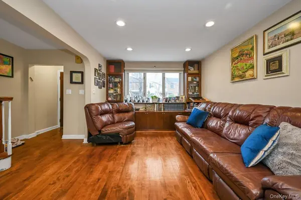 144-37 68th AVE, Kew Garden Hills, NY 11367