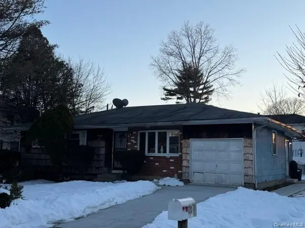 20 S 31st ST, Wyandanch, NY 11798