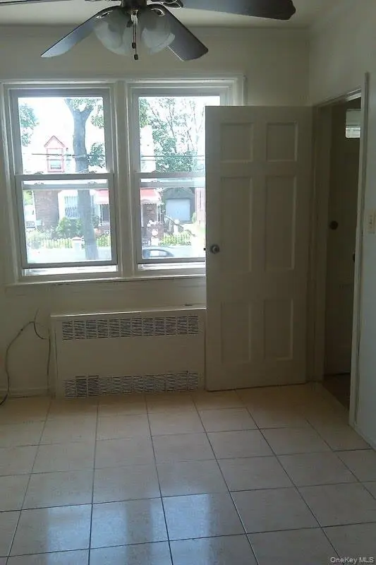 11433 204th ST, Saint Albans, NY 11412