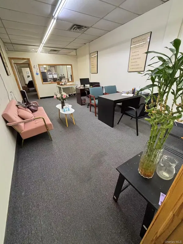 136-85 Roosevelt AVE #201, Flushing, NY 11354
