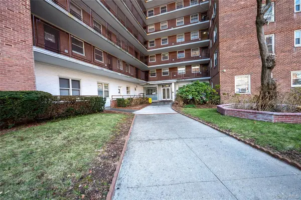 9820 62nd DR #8F, Rego Park, NY 11374