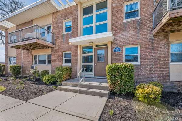 4 Rose ST #Unit #1-A1, Oceanside, NY 11572