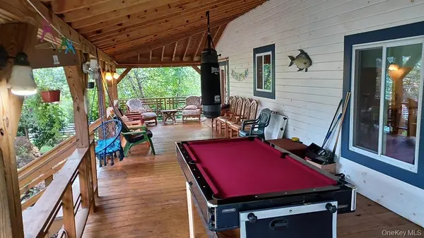 26 Maple AVE, Kauneonga Lake, NY 12749