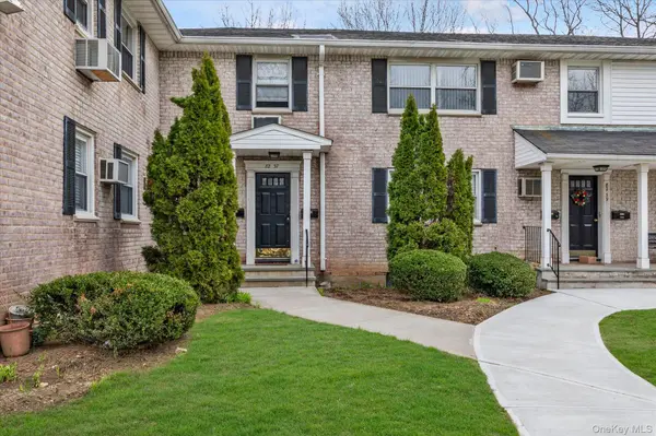 8237 Langdale ST #114A, New Hyde Park, NY 11040