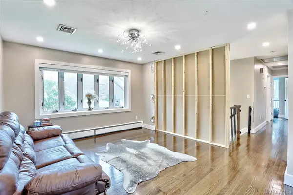 14 Montclair AVE, Airmont, NY 10952