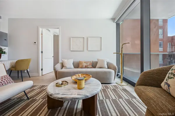 38-20 Parsons BLVD #602, Flushing, NY 11354