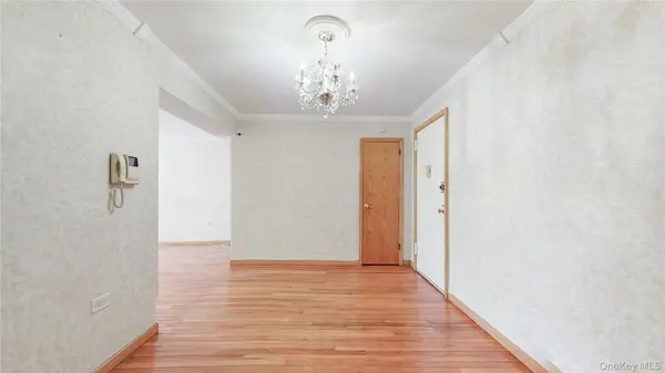 99-11 60th AVE #4E, Corona, NY 11368