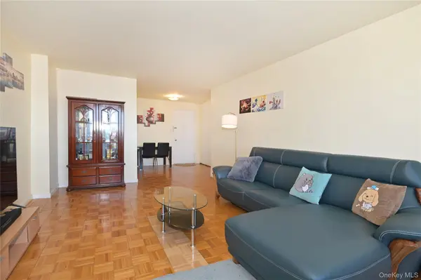 61-20 Grand Central Parkway #A1204, Forest Hills, NY 11375