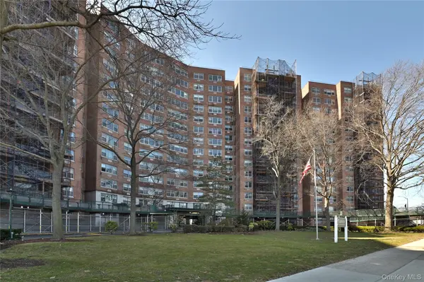 61-20 Grand Central Parkway #A1204, Forest Hills, NY 11375
