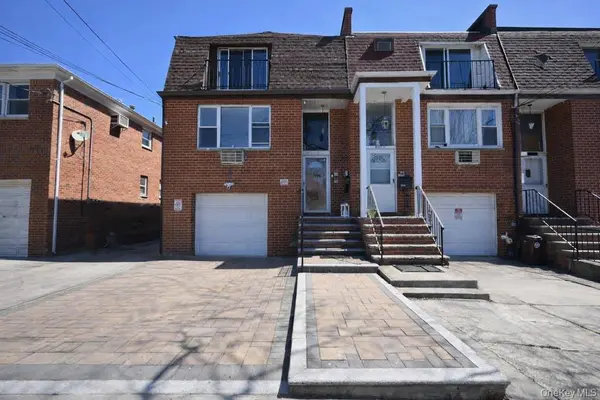 40-27 216th ST, Bayside, NY 11361