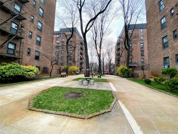 90-09 Northern BLVD #303, Jackson Heights, NY 11372