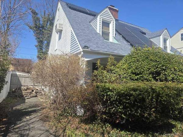 71 Angevine AVE, Hempstead, NY 11550
