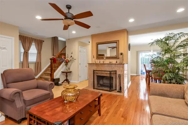 92-24 219th ST, Queens Village, NY 11428